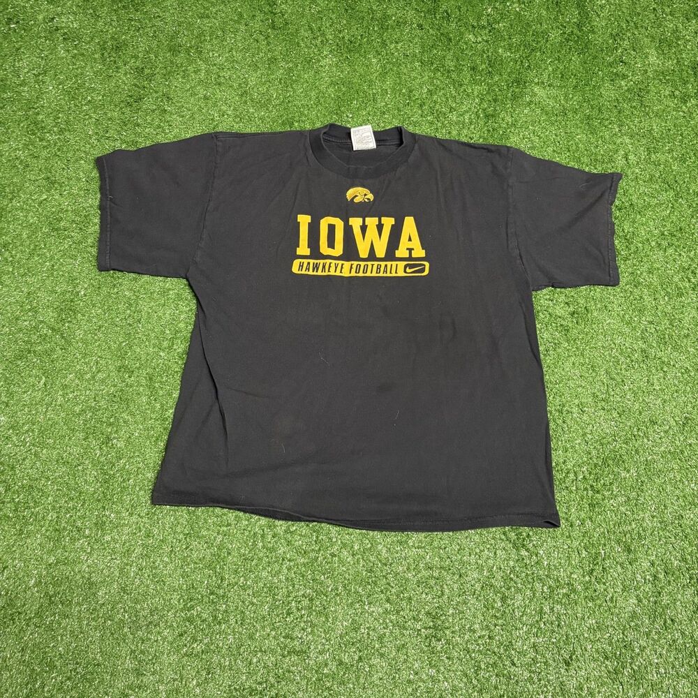 Y2K Nike Iowa Hawkeyes T‑Shirt Men’s Large Black Embroidered Logo Vintage Tee